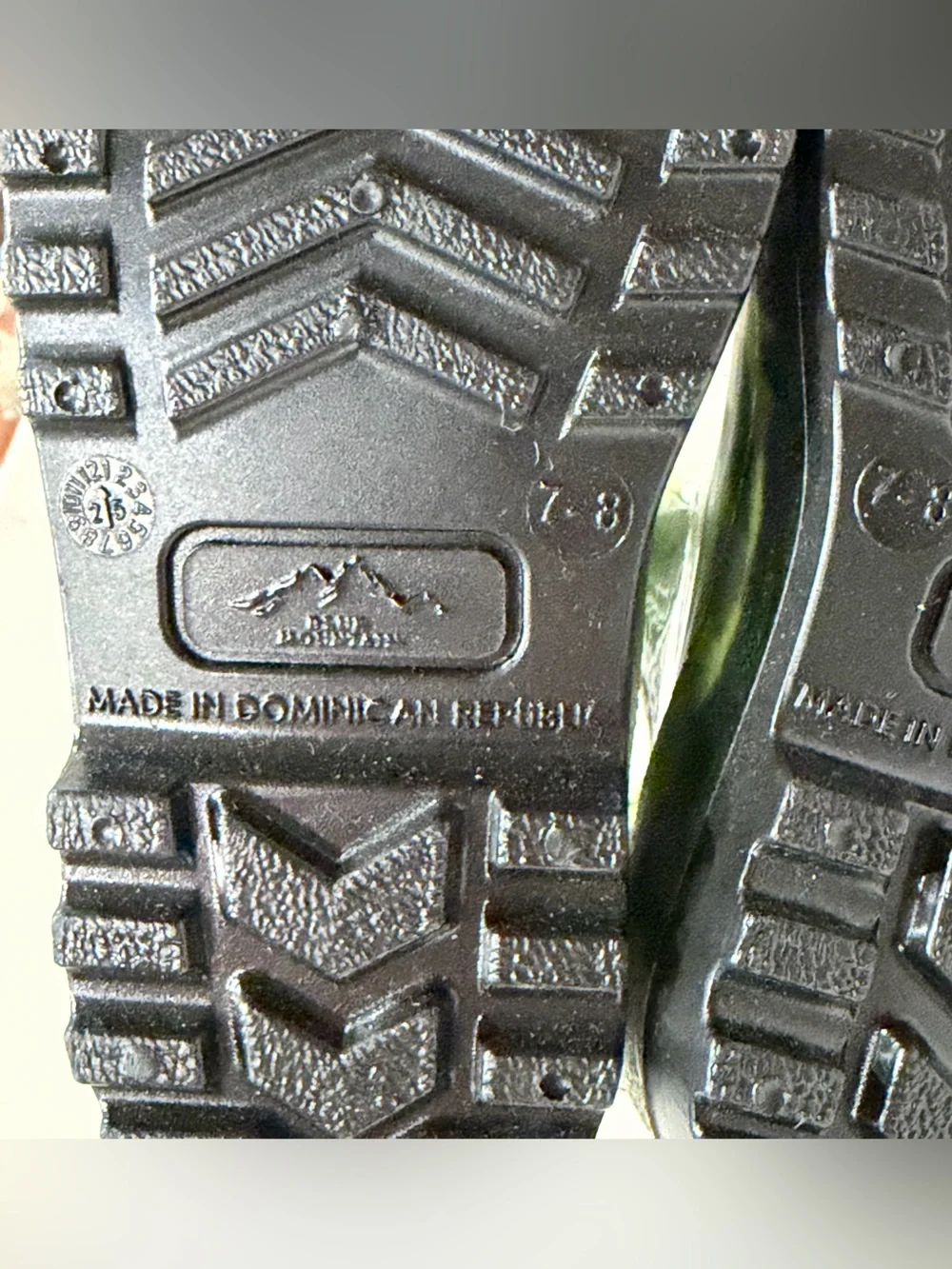 Kids Waterproof Camo Rain Boots with Easy Pull Handles - Green Camo